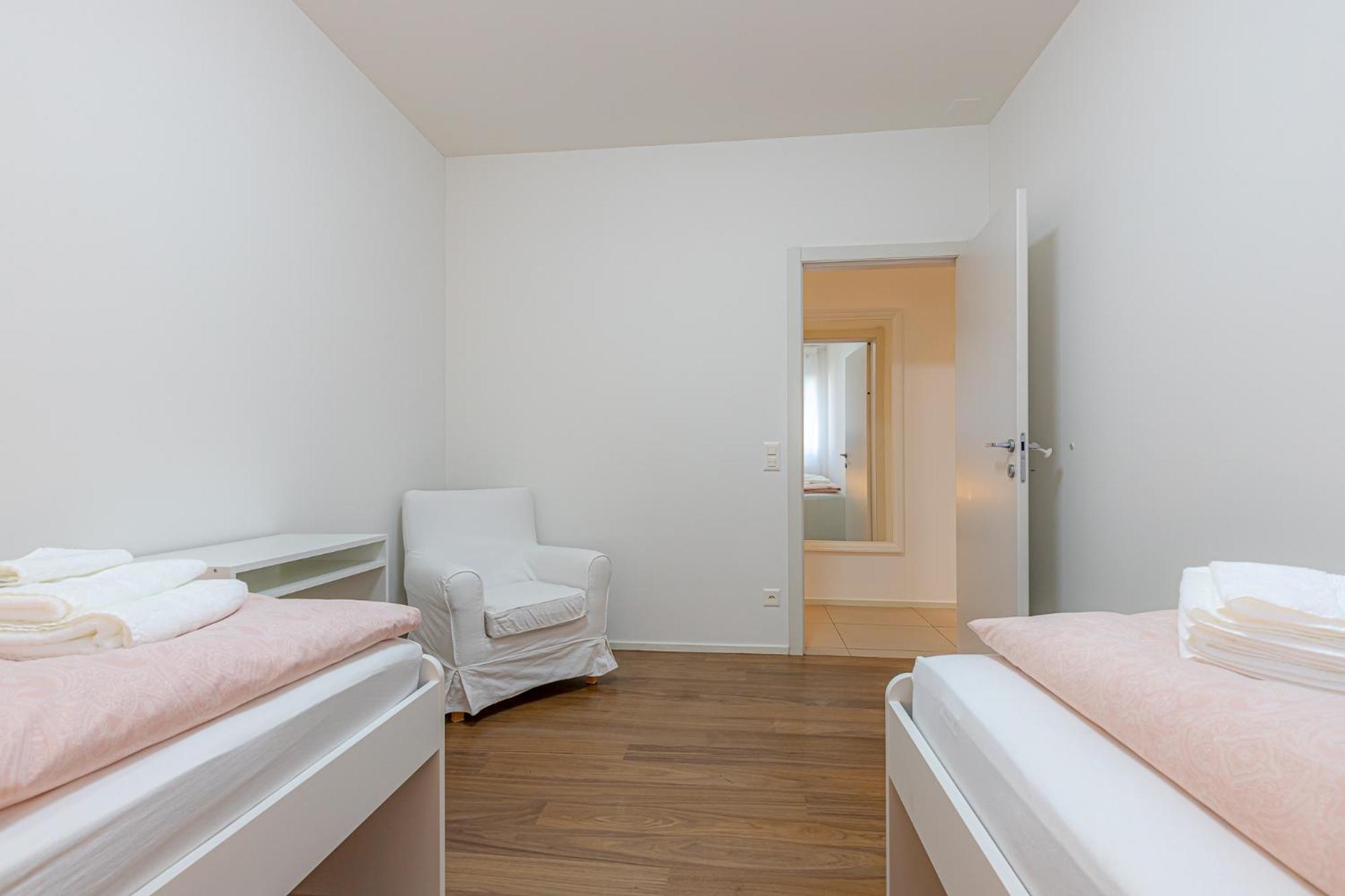 Imperial Of Lugano 3 With A Lake View Behind The Station And 10 Min From The Lake Of Lugano Eksteriør bilde